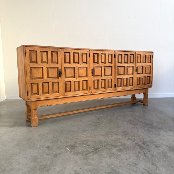 Impressive early 20th century Spanish oak sideboard