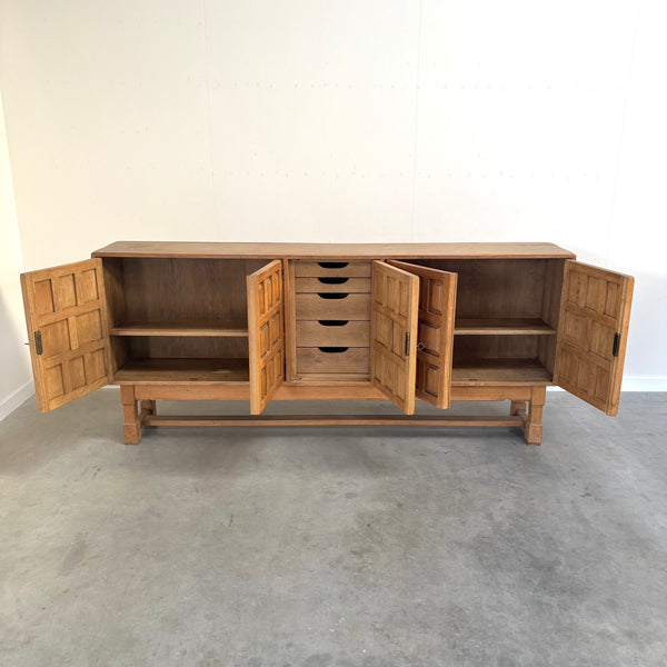 Impressive early 20th century Spanish oak sideboard