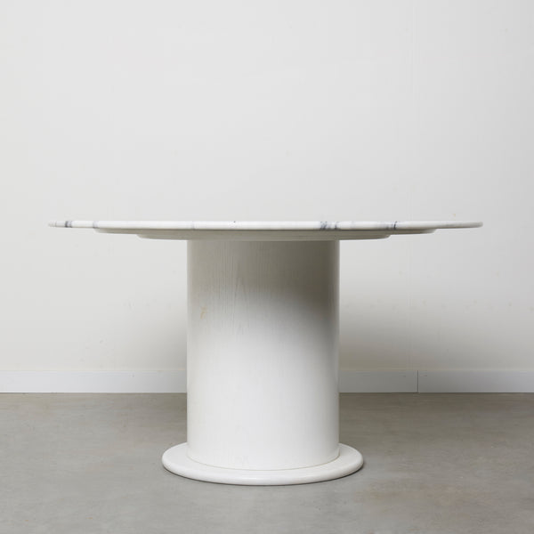 Round Carrara marble dining table, 1970s