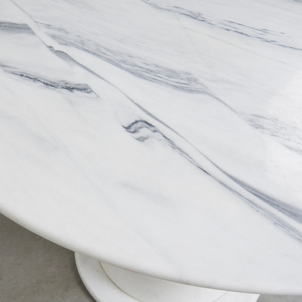 Round Carrara marble dining table, 1970s