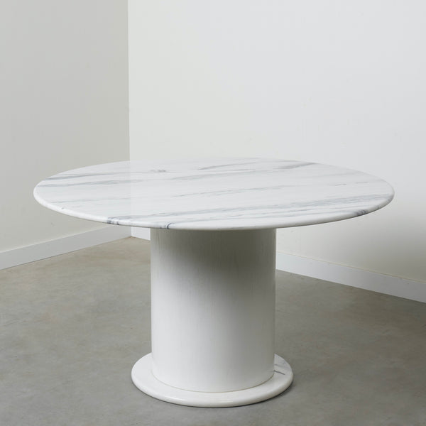 Round Carrara marble dining table, 1970s