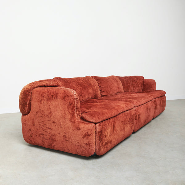 Velvet Confidential sofa by Alberto Rosselli for Saporiti, 1970s
