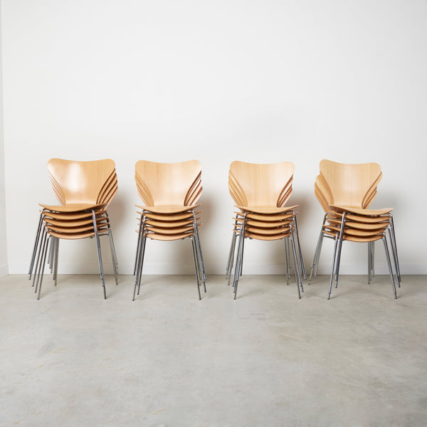 Vintage Fritz Hansen dining chairs, serie 7, 1990s