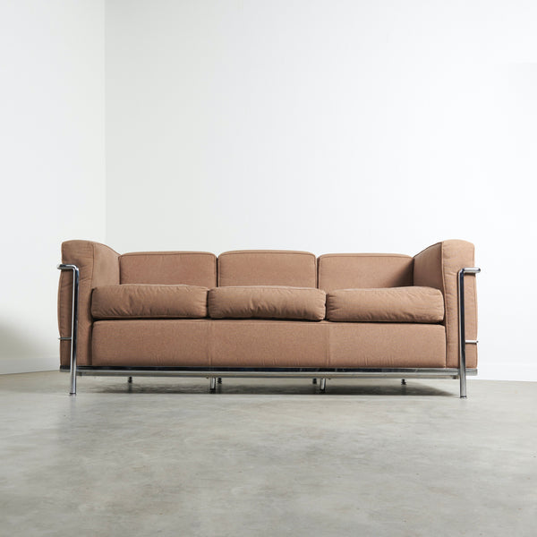 2x Cassina LC2 sofa by Le Corbusier & Charlotte Perriand