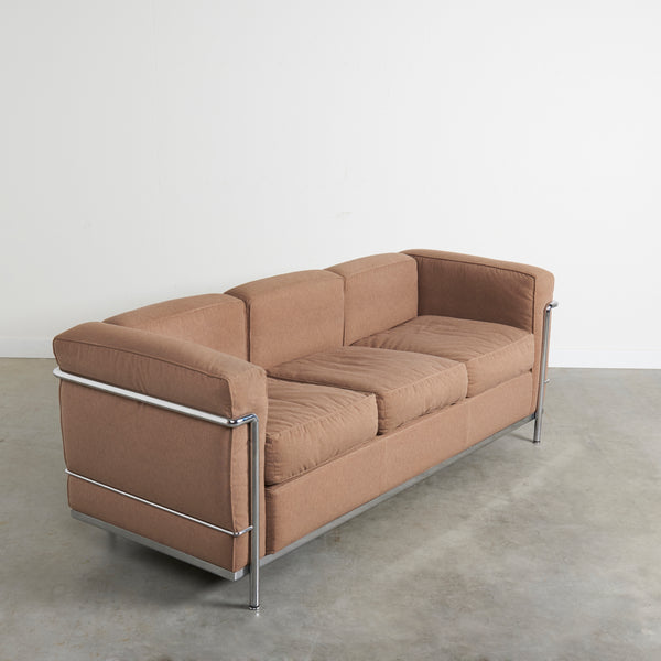 2x Cassina LC2 sofa by Le Corbusier & Charlotte Perriand