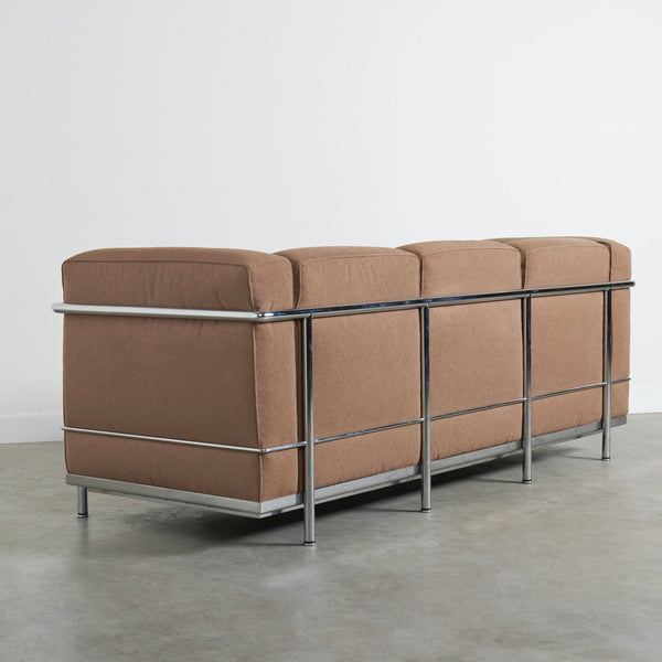 2x Cassina LC2 sofa by Le Corbusier & Charlotte Perriand