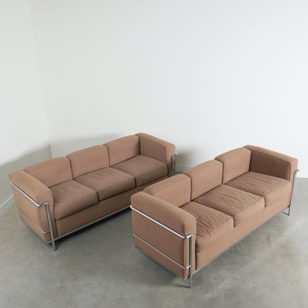 2x Cassina LC2 sofa by Le Corbusier & Charlotte Perriand