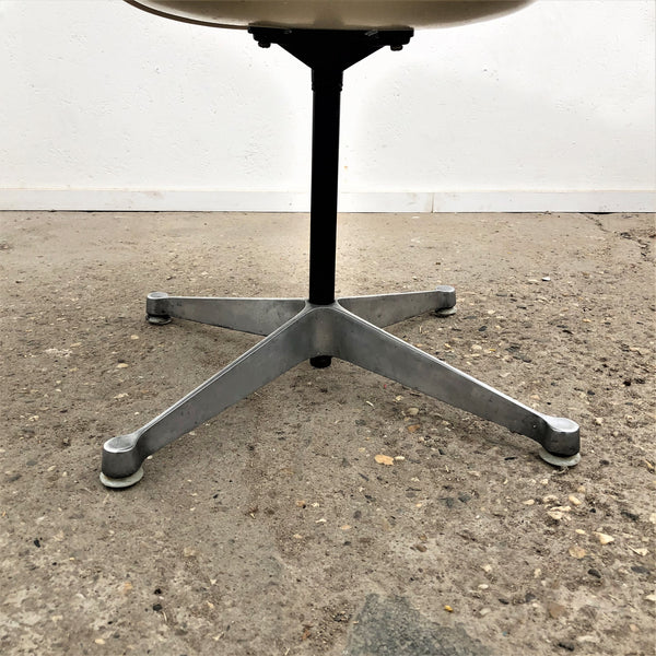 Set of 4 DAX chairs by Charles & Ray Eames for Herman Miller