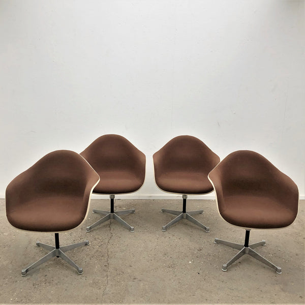 Set of 4 DAX chairs by Charles & Ray Eames for Herman Miller