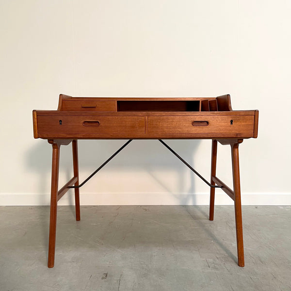 Writing desk by Arne Wahl Iversen for Vinde Møbelfabrik, 1960s