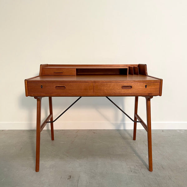 Writing desk by Arne Wahl Iversen for Vinde Møbelfabrik, 1960s
