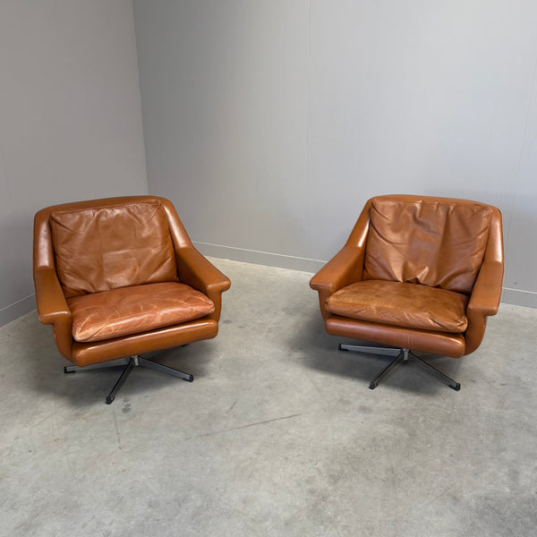 Set cognac leather ESA lounge chairs, Denmark 1970s