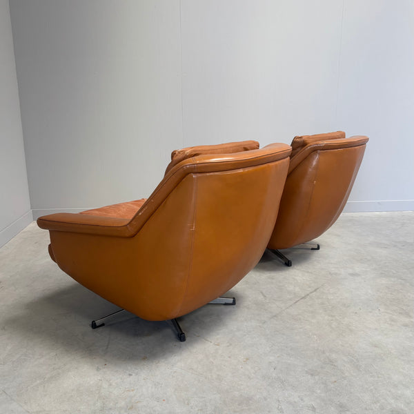 Set cognac leather ESA lounge chairs, Denmark 1970s
