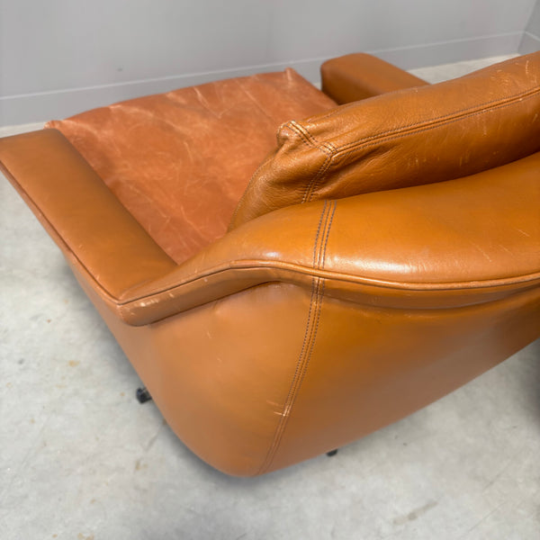 Set cognac leather ESA lounge chairs, Denmark 1970s