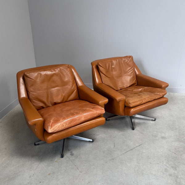 Set cognac leather ESA lounge chairs, Denmark 1970s