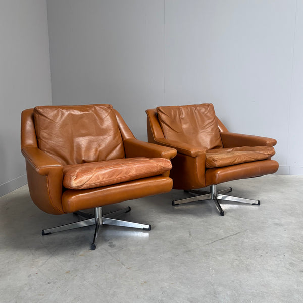Set cognac leather ESA lounge chairs, Denmark 1970s