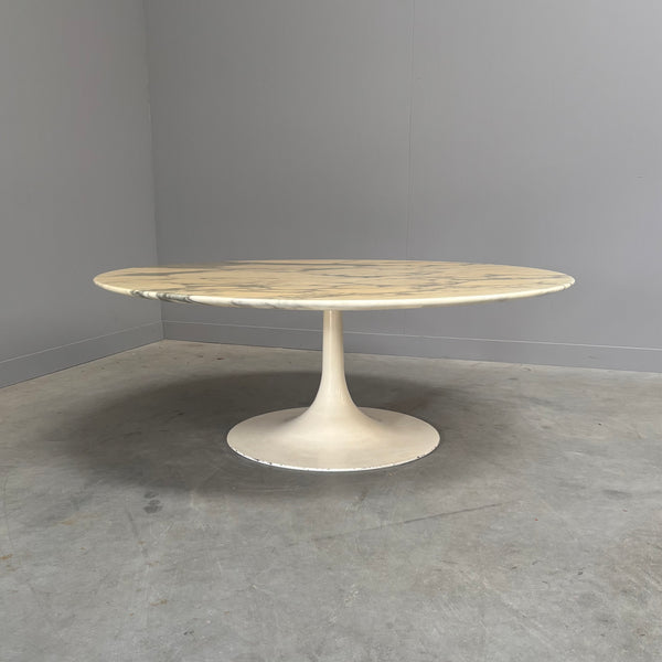 Large marble tulip coffee table, 1960s