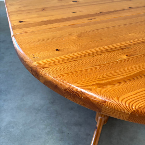 Round / oval dining table by Daumiller, 1970s