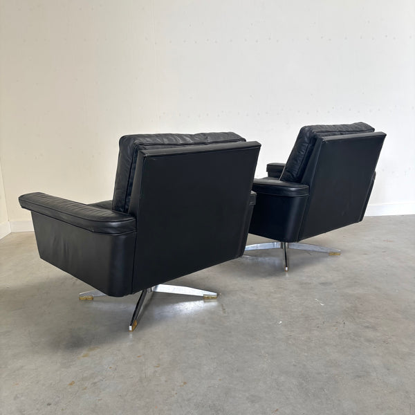 Vintage black swivel chairs, 1960s