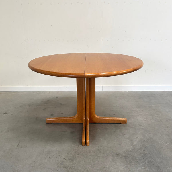 XXL oak round / oval extendable dining table, 1970s