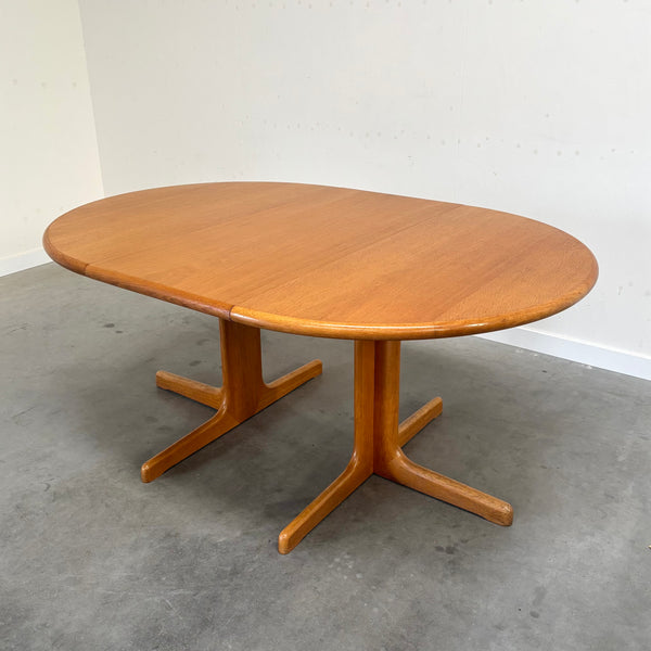 XXL oak round / oval extendable dining table, 1970s