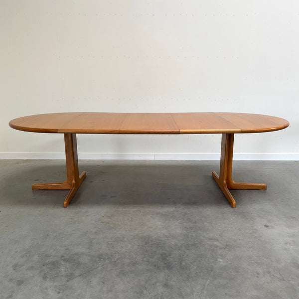 XXL oak round / oval extendable dining table, 1970s