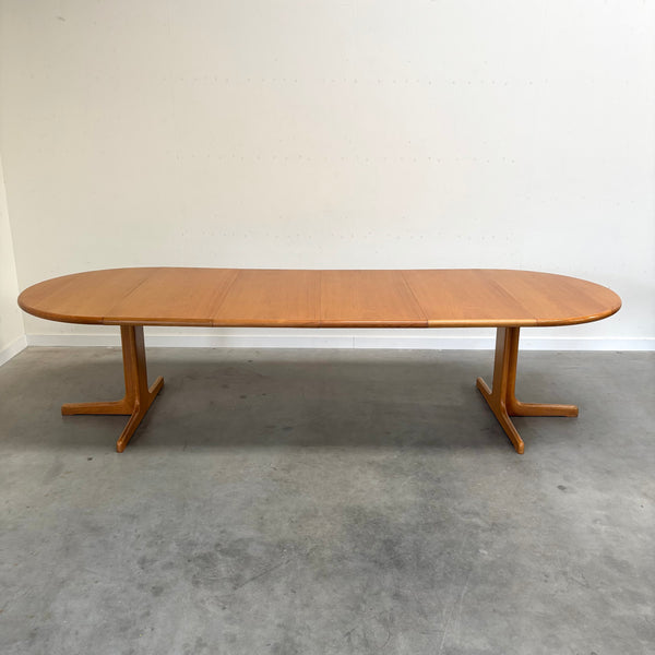 XXL oak round / oval extendable dining table, 1970s