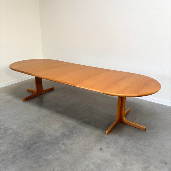 XXL oak round / oval extendable dining table, 1970s