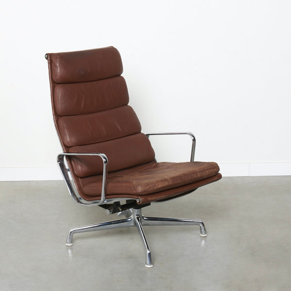 Early Herman Miller lounge chair, EA222