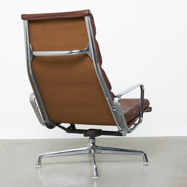 Early Herman Miller lounge chair, EA222