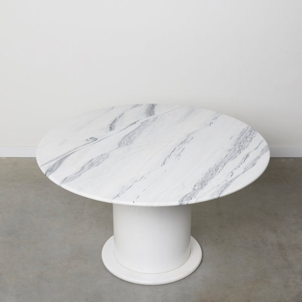 Round Carrara marble dining table, 1970s