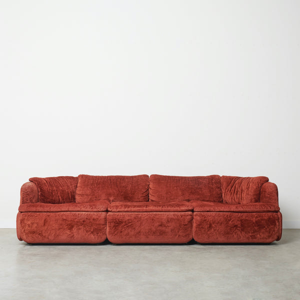 Velvet Confidential sofa by Alberto Rosselli for Saporiti, 1970s