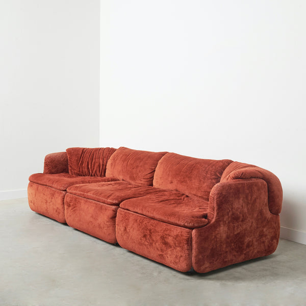 Velvet Confidential sofa by Alberto Rosselli for Saporiti, 1970s