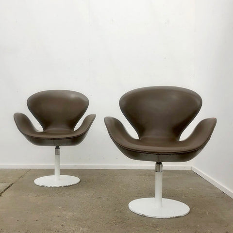 Set rare Swan chairs by Arne Jacobsen for Fritz Hansen