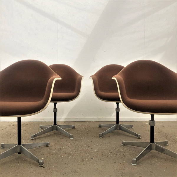 Set of 4 DAX chairs by Charles & Ray Eames for Herman Miller