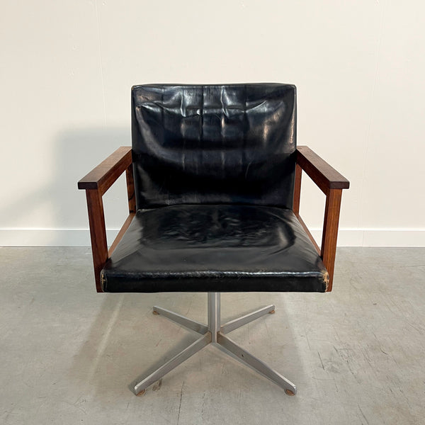 Vintage Scandinavian swivel chair, 1950s